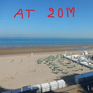 Appartement Studio Center Of W/parking & South Terrace, Ostende